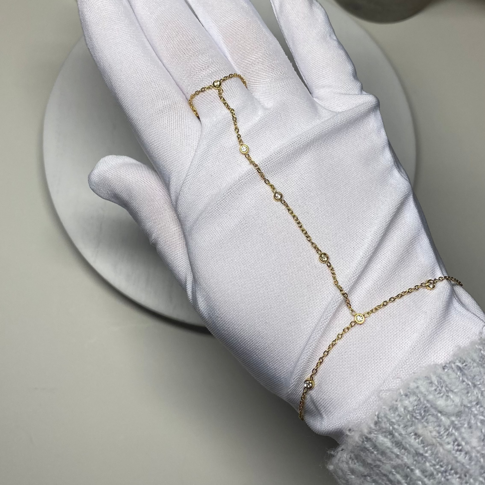 Chaîne de main Sara