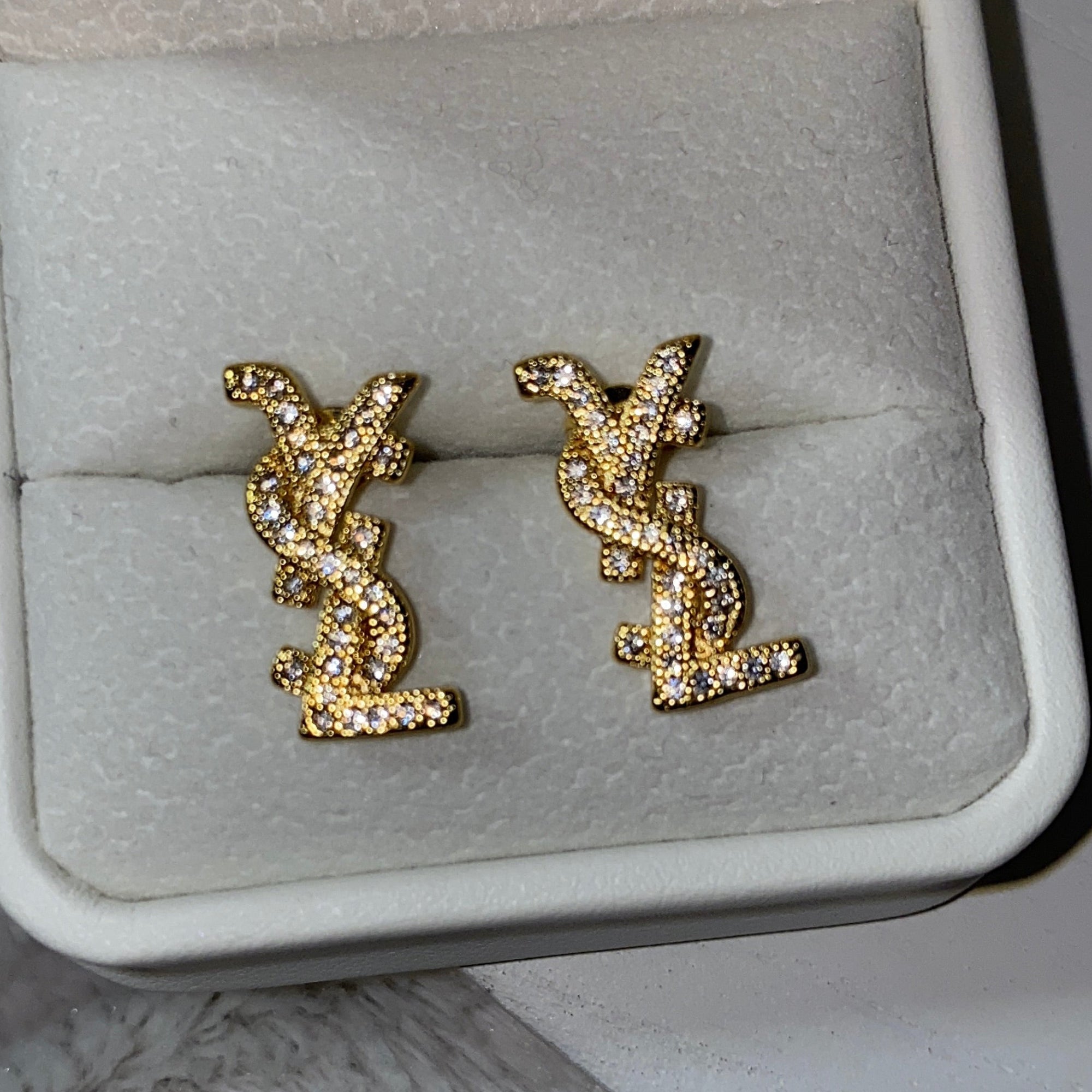 Boucles d’oreilles Y – Doré